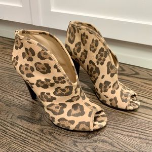 NWOT Vince Camuto heels